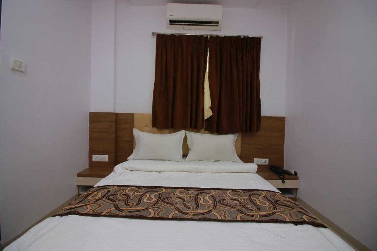 Hotel Apex Navi Mumbai Exterior foto